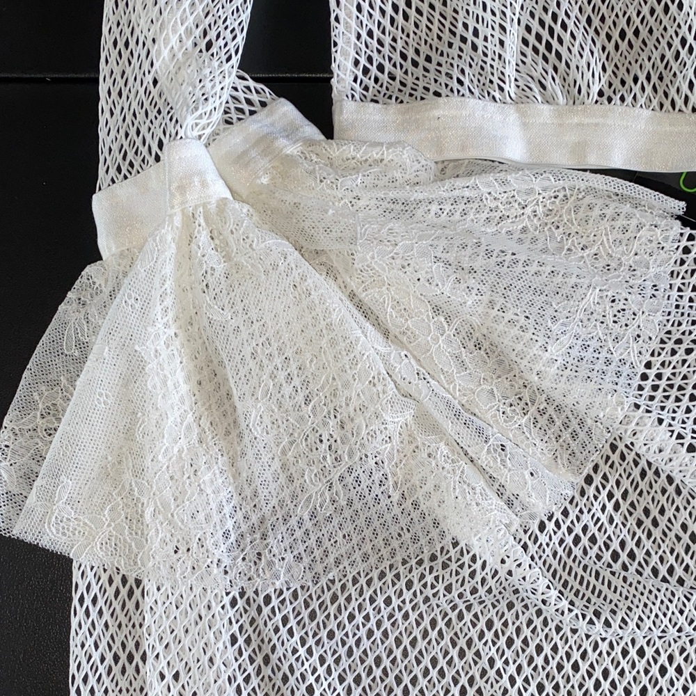 DK277-1-NWT- Dolls Kill ClubExx White Fishnet Bell Sleeve Top-XXL - Picture 4 of 5